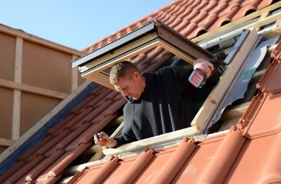 Pose de fenêtres de toit Velux à Plasnes